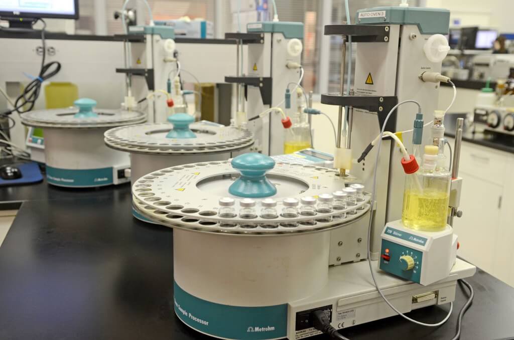 Karl Fischer titration oil analysis